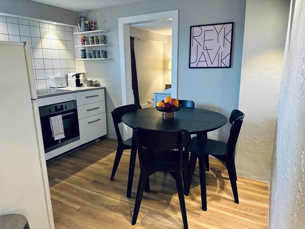 Castle Inn Apartments - Downtown Keflavik Bagian luar foto